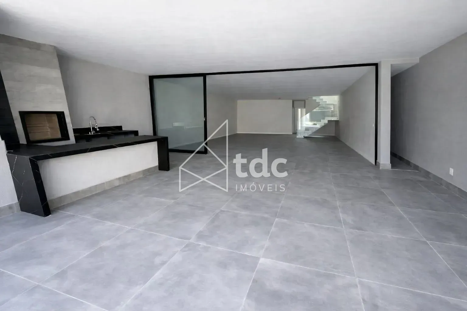 House, 510 m², with a grill on the balcony — photo 4