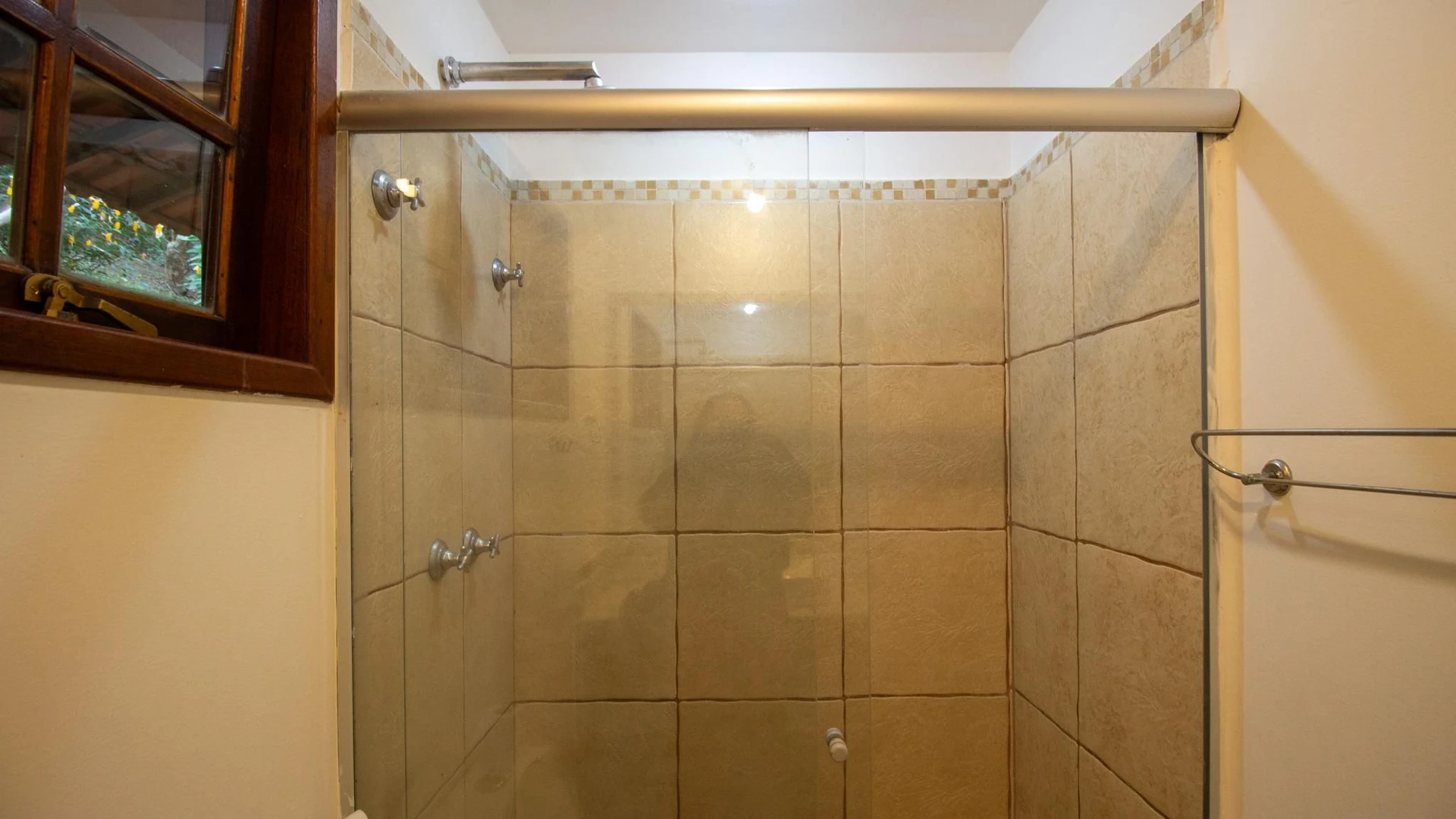 Casa com 4 quartos e 4 banheiros, com 3 vagas — photo 63