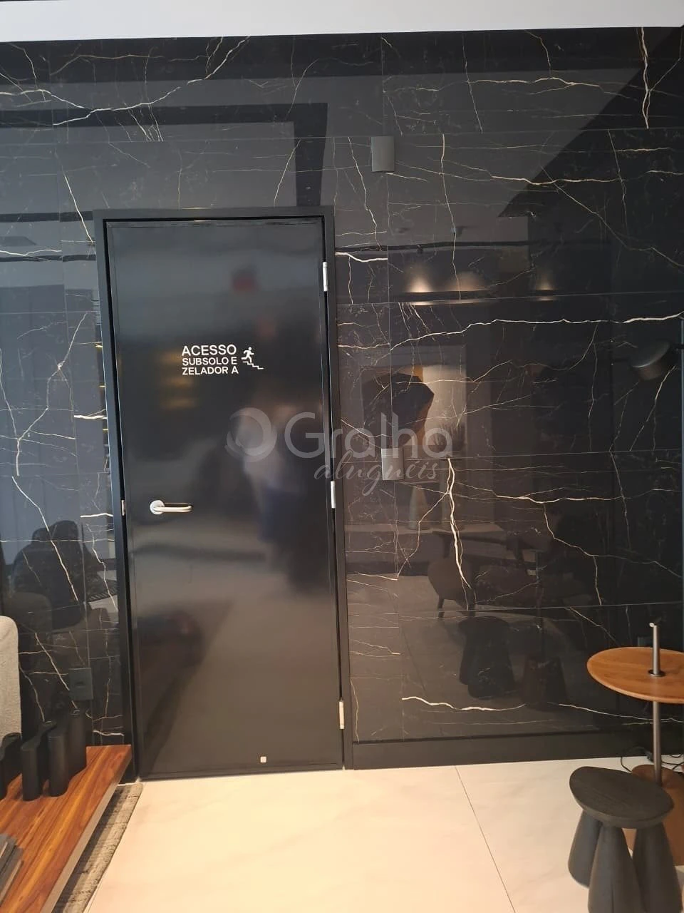 Furnished studio in a building with a gym — photo 25