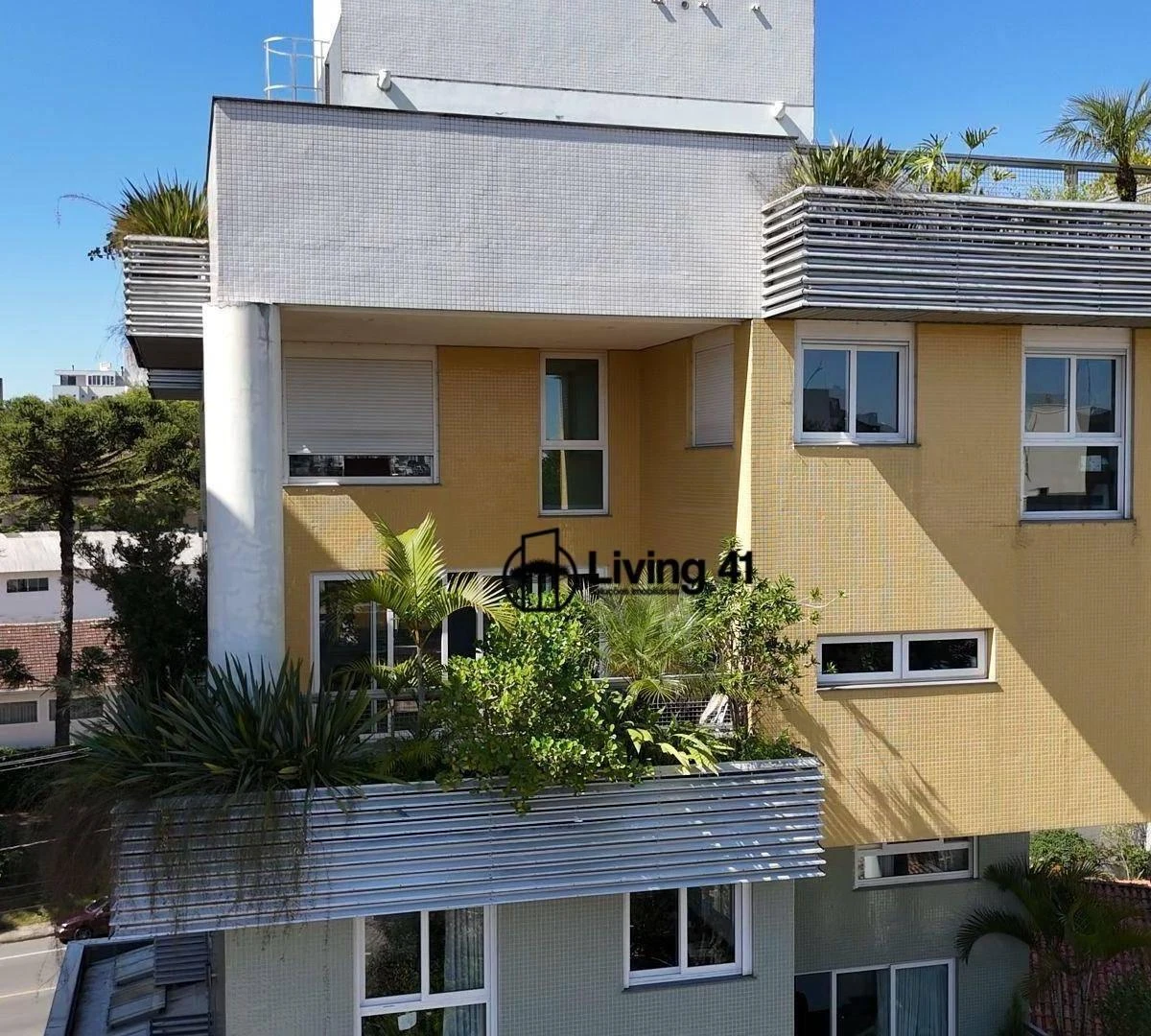 280 m² apartment with 3 bedrooms and 2 parking spaces