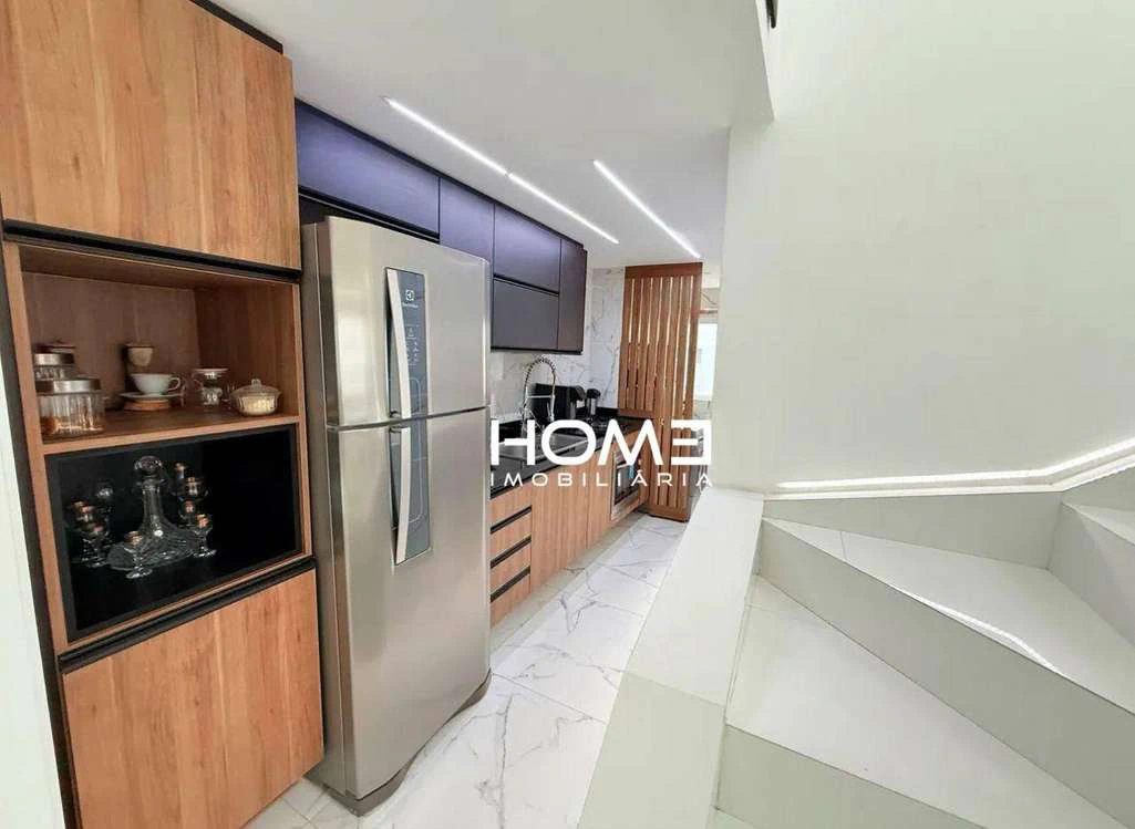 Furnished 230 m² penthouse with 3 bedrooms and pool — photo 18