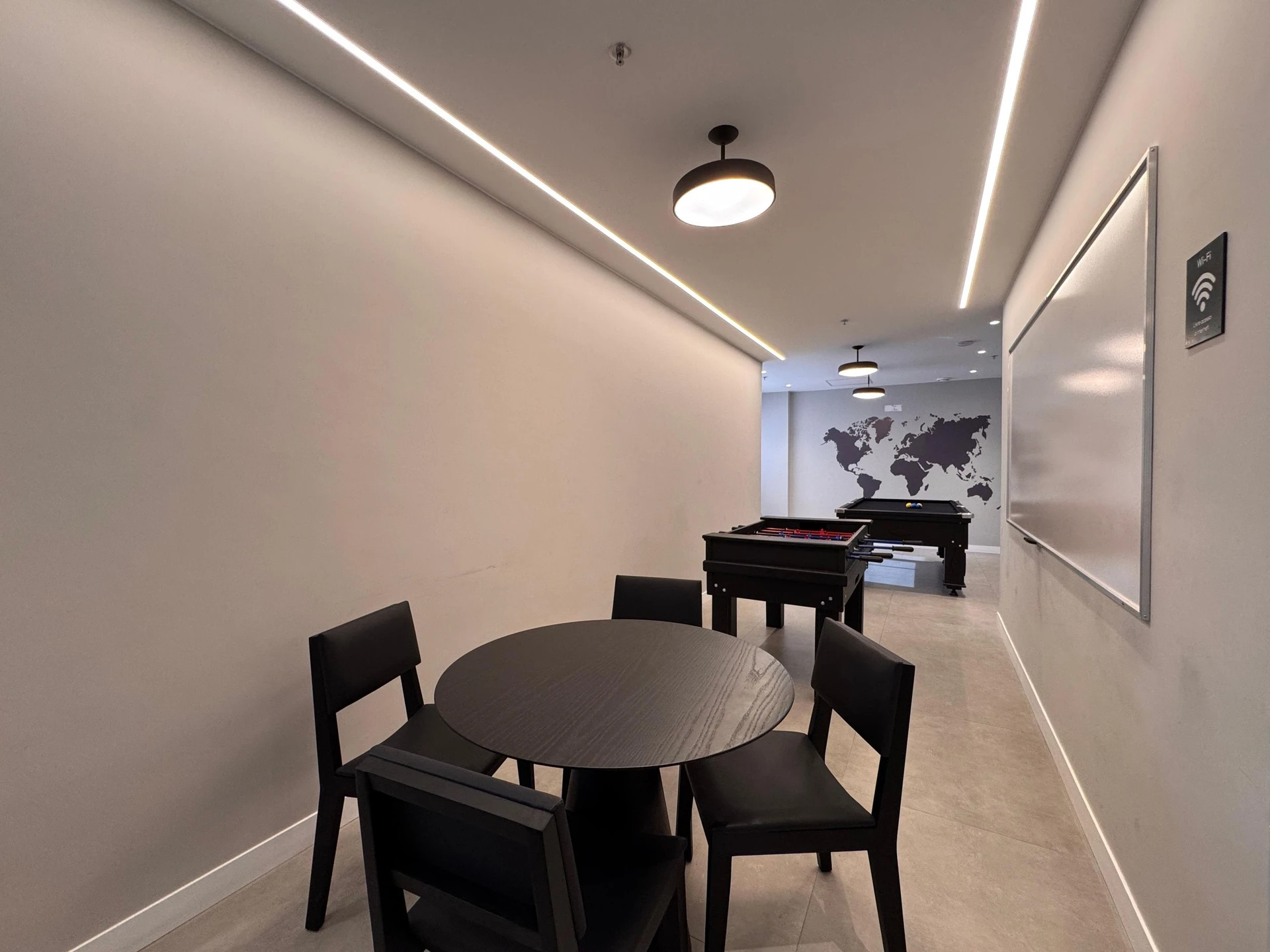 Apartamento amueblado de 3 dormitorios con balcón — photo 47