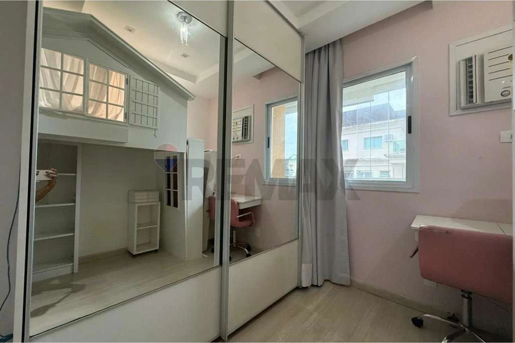 Furnished 246 m² apartment with 4 bedrooms and balcony — photo 3