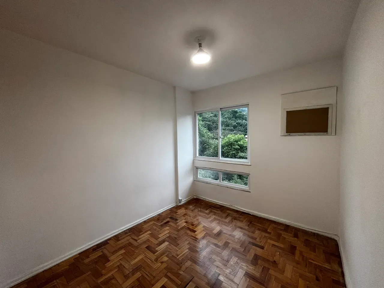Mountain view in a 2-bedroom apartment, 60 m² — photo 16
