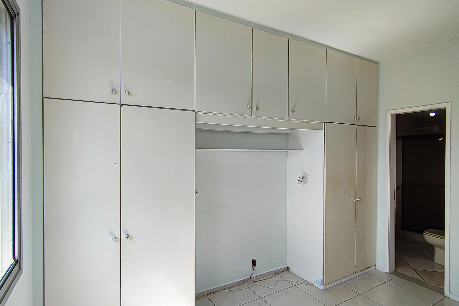 3-bedroom apartment in a building with a gym — photo 29