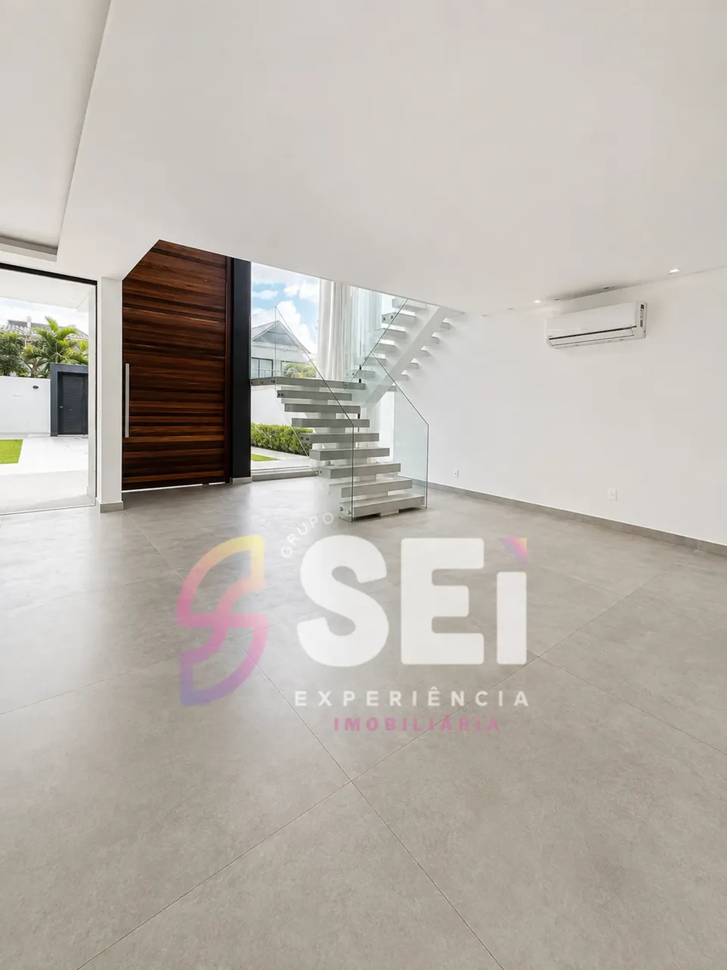 512 m² house with 5 bedrooms and open-plan kitchen — photo 14