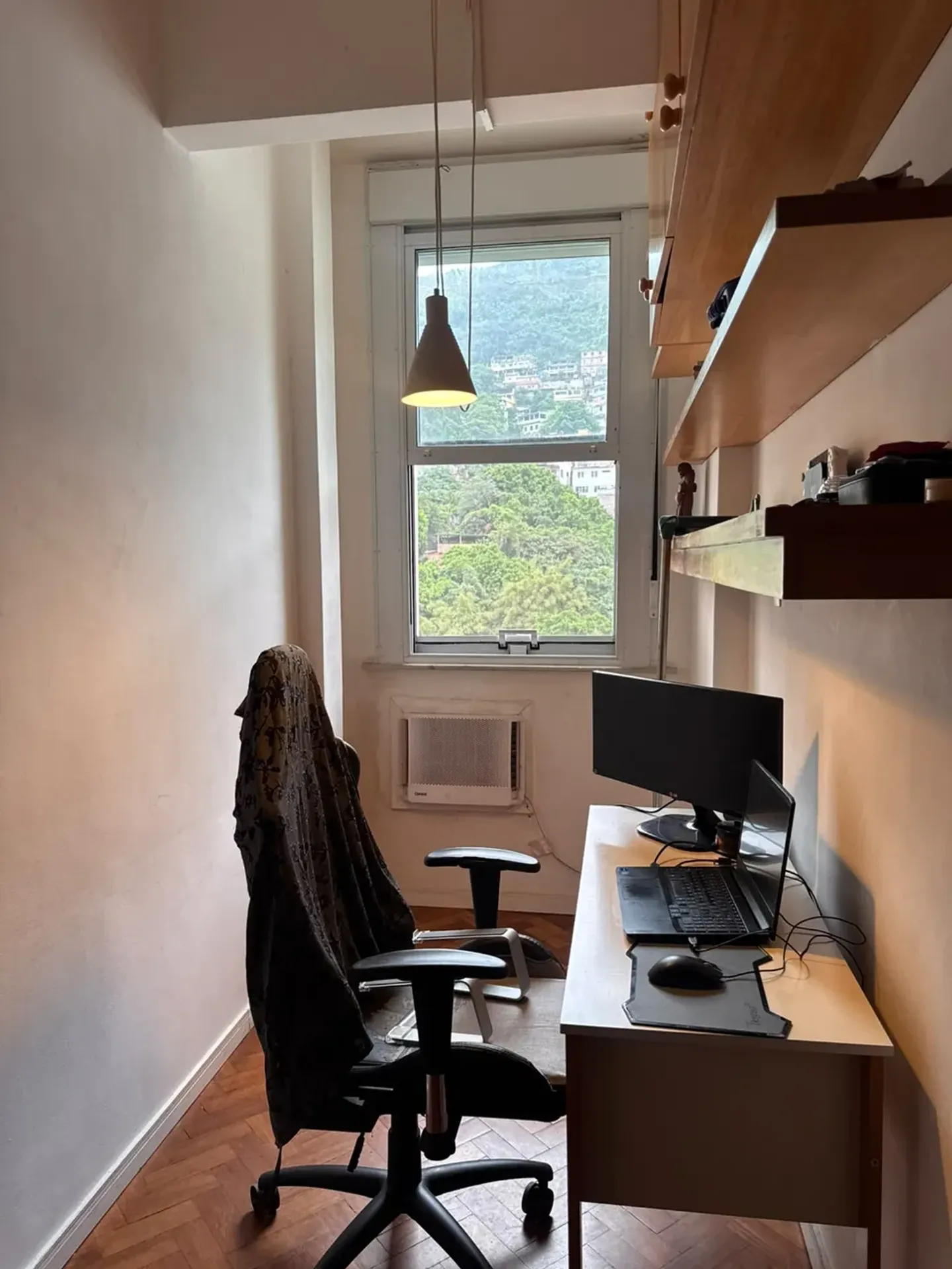 2-bedroom apartment with a mountain view — photo 13