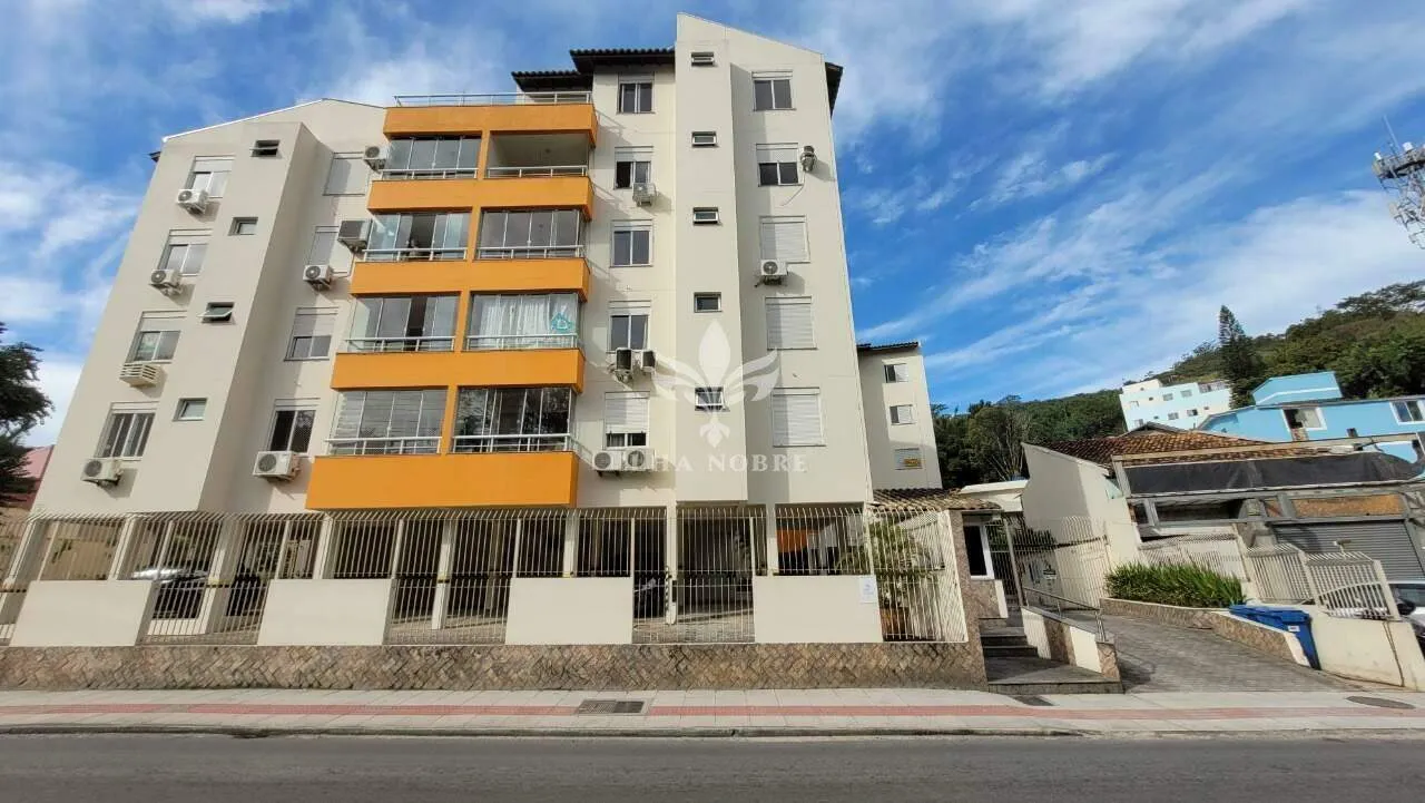 Furnished 3-bedroom apartment with 2 bathrooms — photo 20