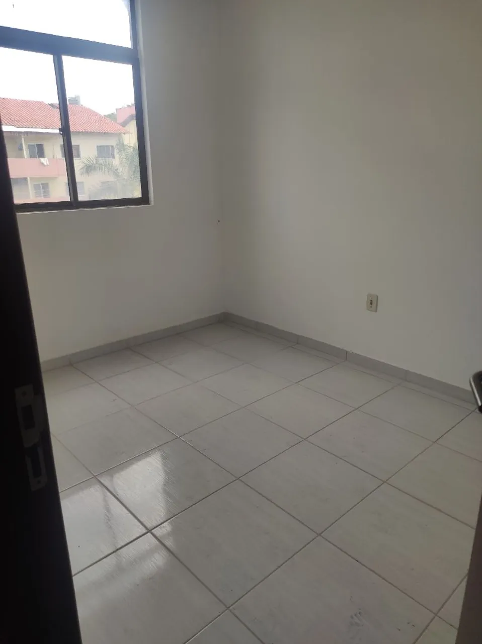3-bedroom apartment in a building with a pool — photo 3