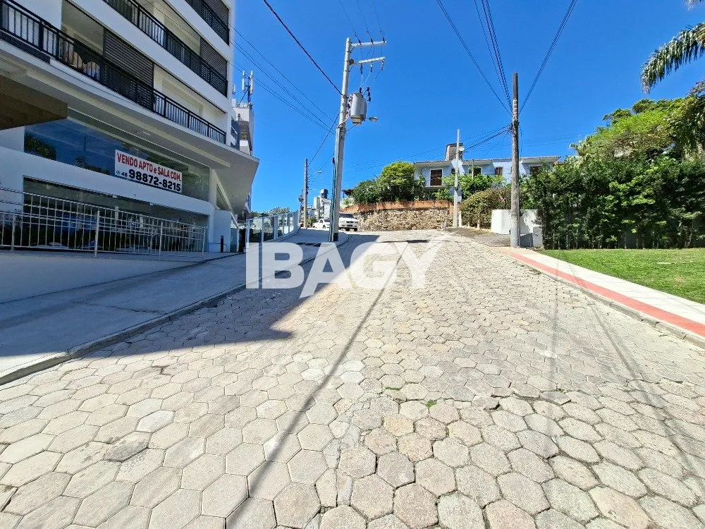 Apartment, 50 m², with a glass-enclosed balcony — photo 32