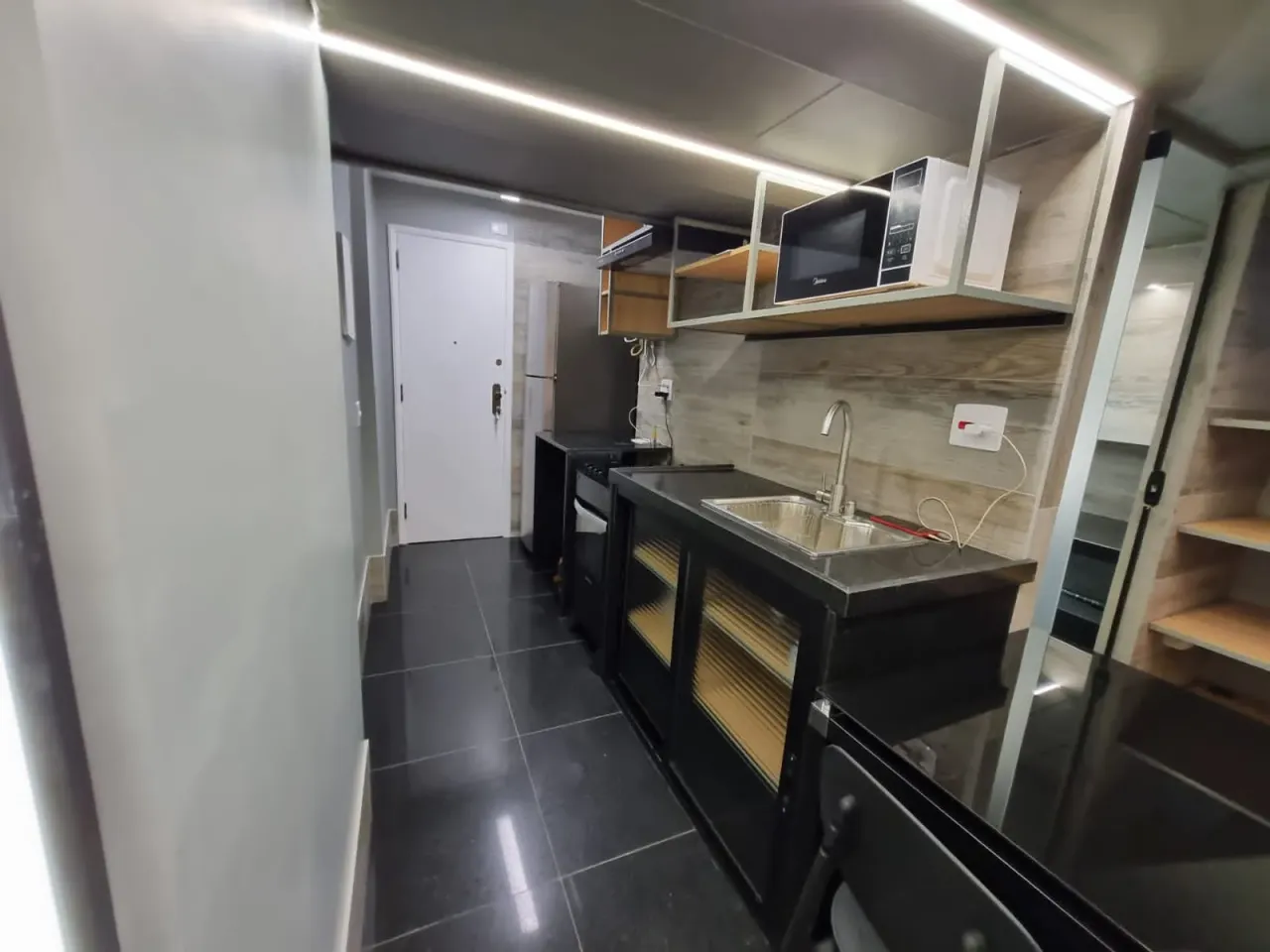 Loft mobiliado com 1 dormitório e cozinha compacta — photo 10