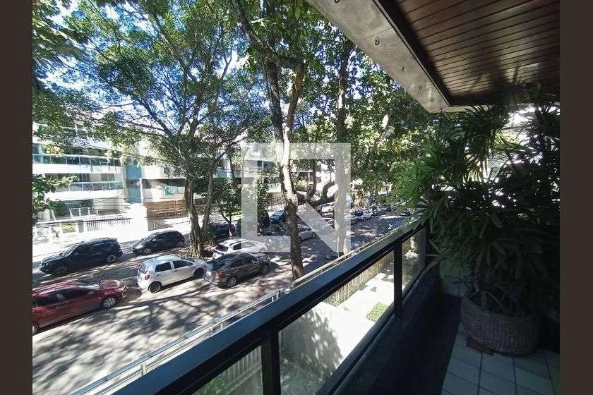 3-bedroom apartment with 185 m² and balcony grill — photo 26