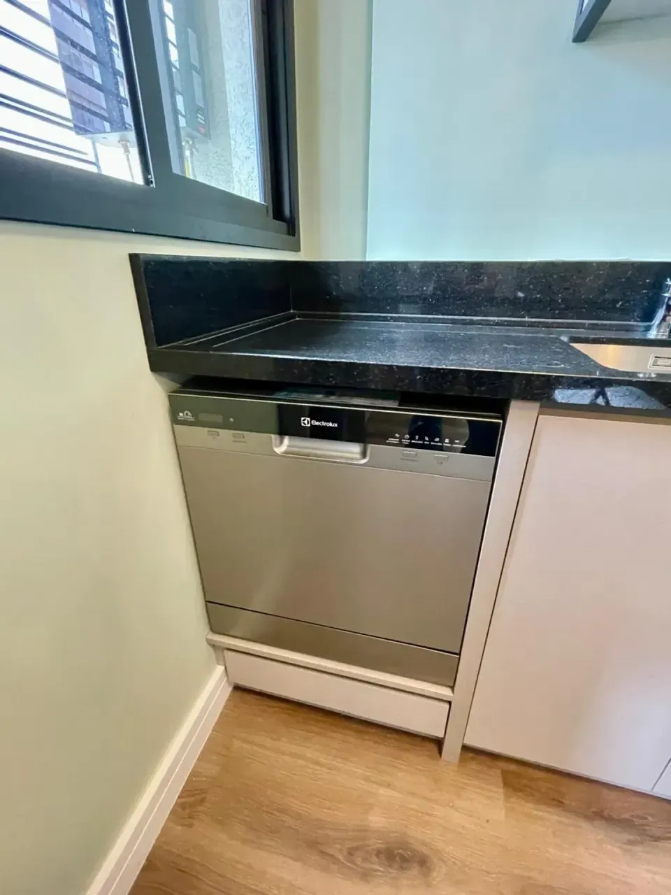 Меблированная квартира с кухней открытой планировки 34 м² — photo 16