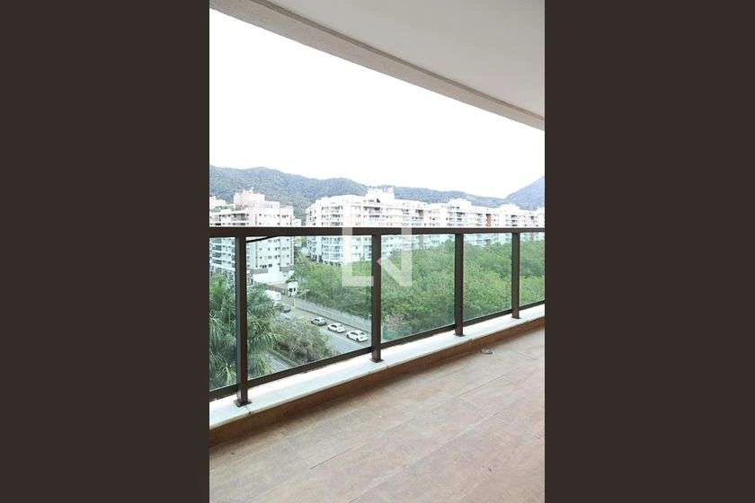 105 m² apartment with 3 bedrooms and a swimming pool — photo 5