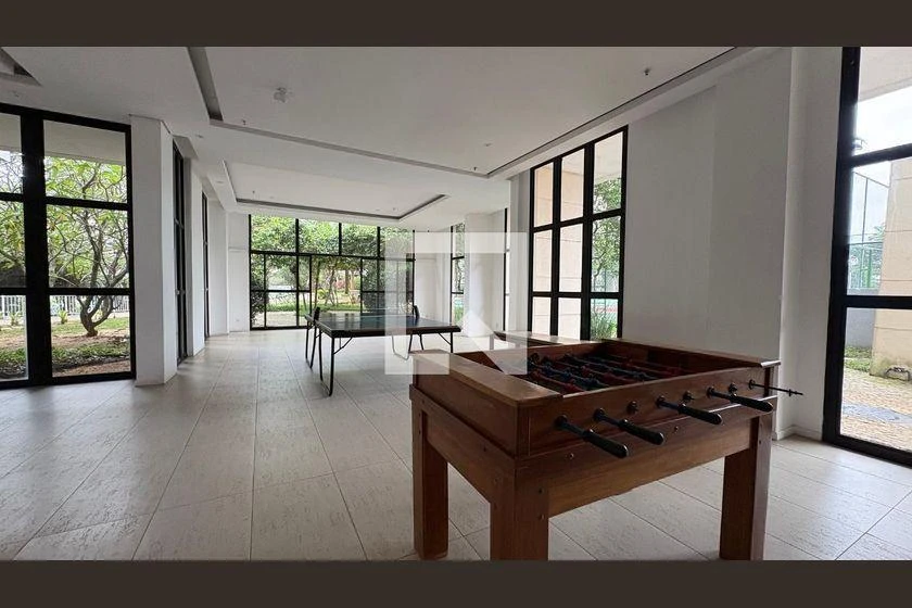 2-bedroom apartment in a building with a gym — photo 17