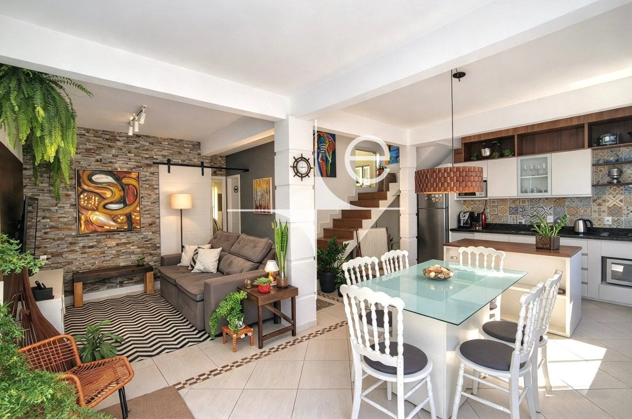 3-bedroom house with a grill on the balcony in Florianópolis — photo 4