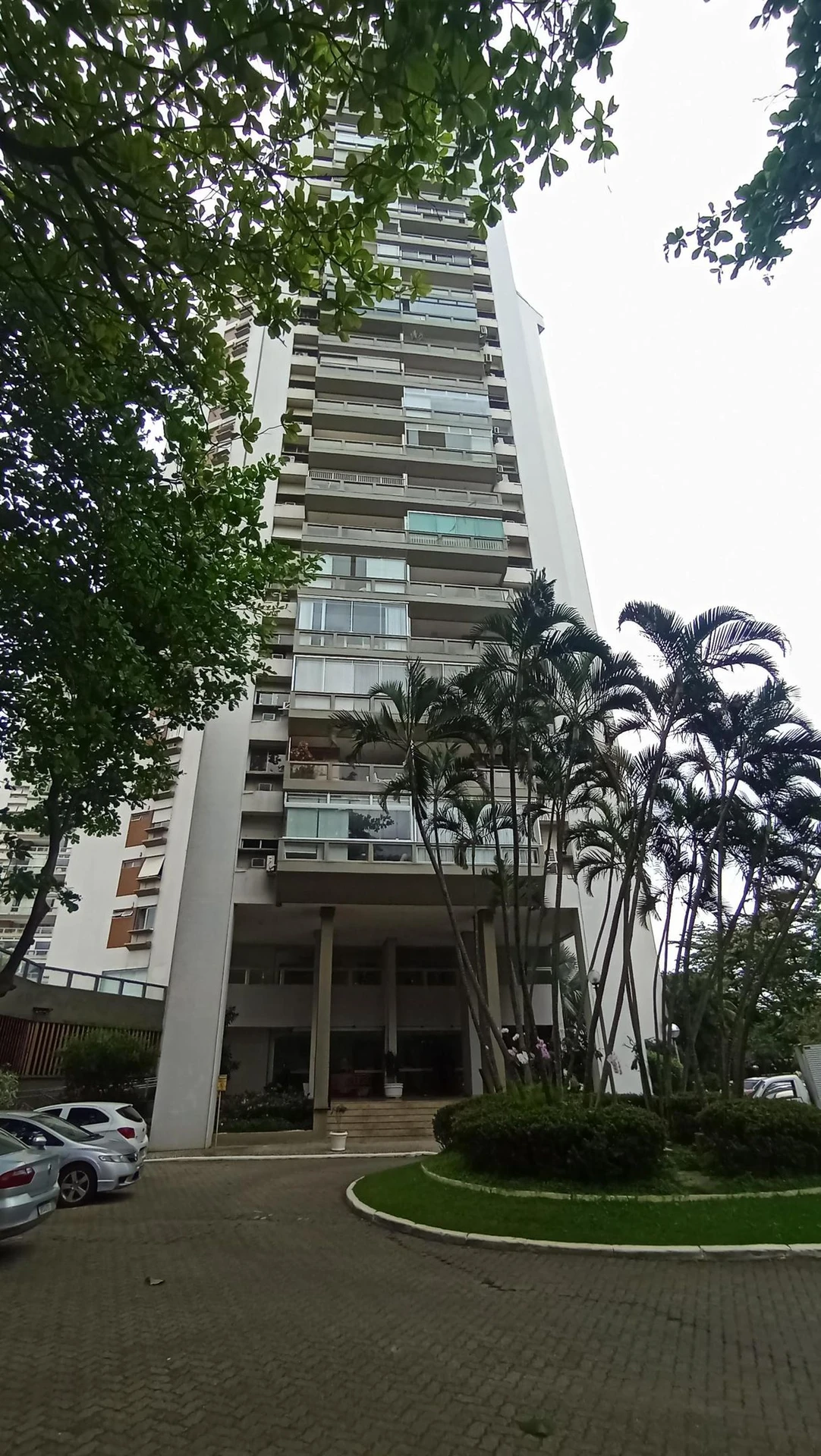 3-bedroom apartment with a jacuzzi in Rio de Janeiro — photo 24