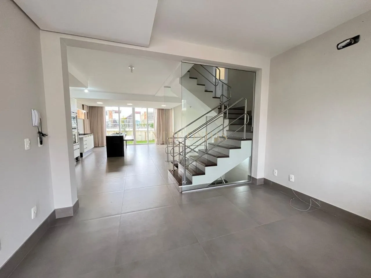 Water view in a 4-bedroom house, 263 m² — photo 37