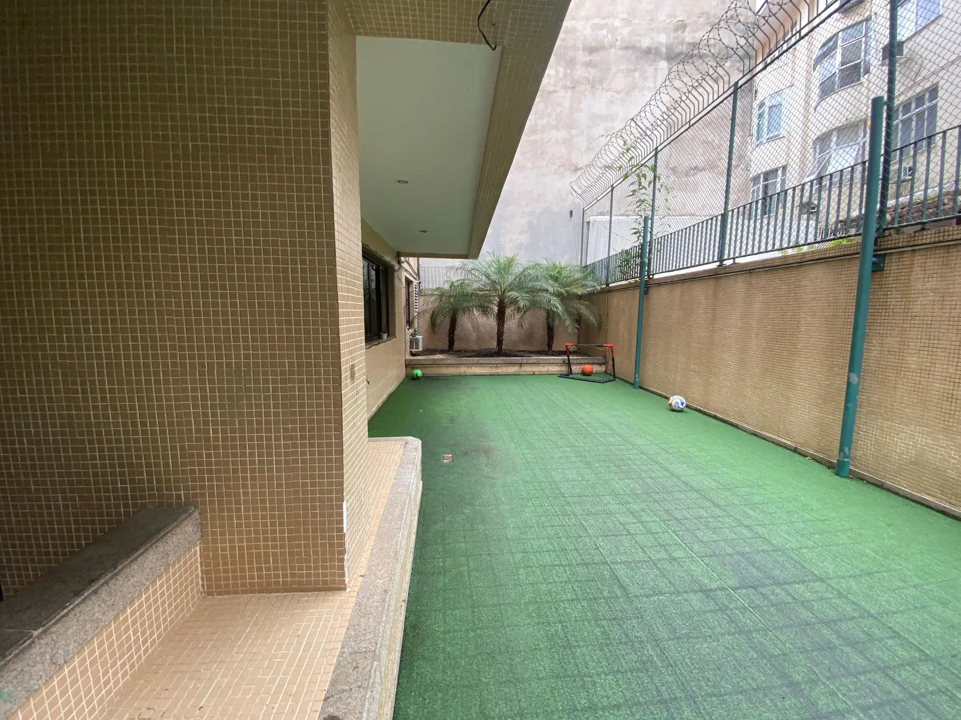 2-bedroom apartment in a building with a sauna — photo 14