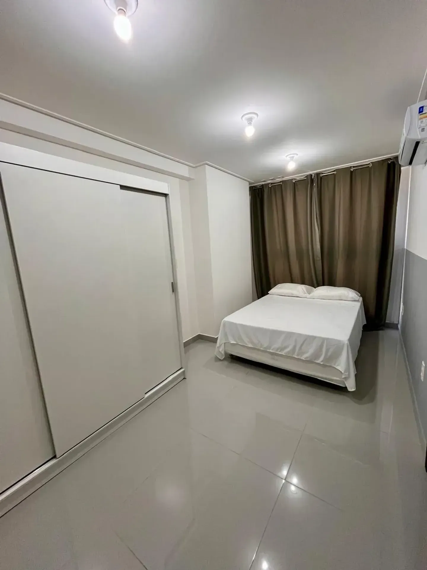 Furnished 2-bedroom apartment with 60 m² on the 14th floor — photo 2