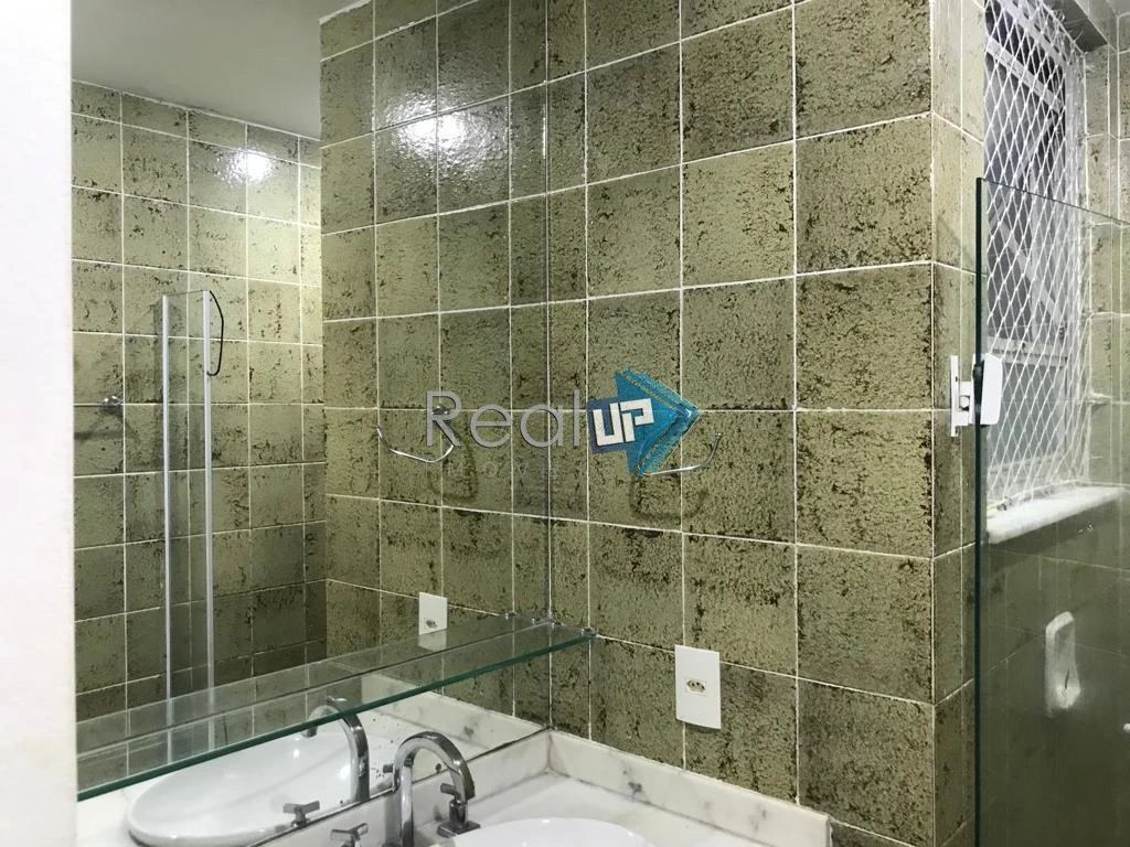 Квартира з 3 спальнями та дерев'яною підлогою або ламінатом — photo 40