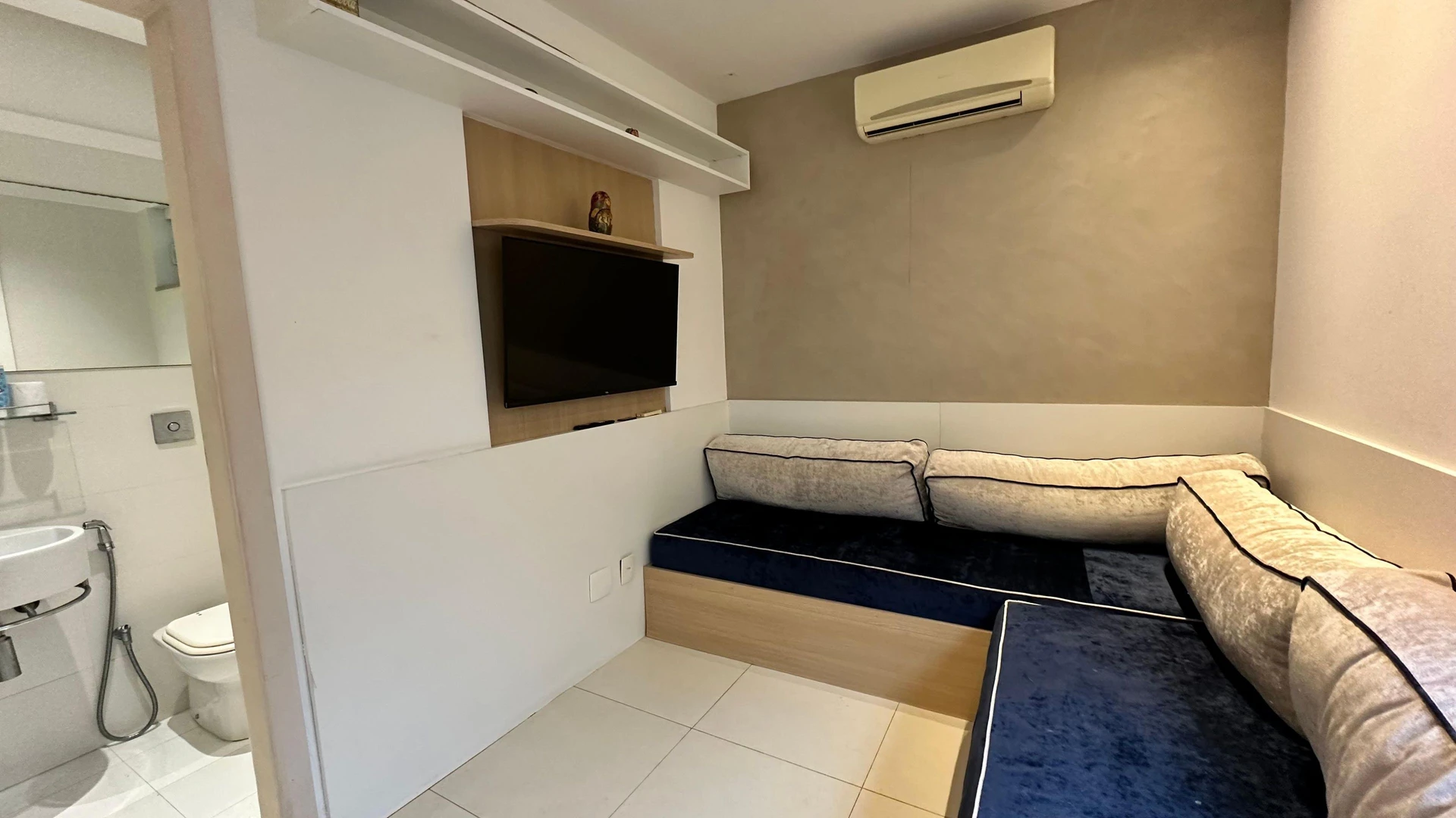 Furnished house, 360 m², with a walk-in closet — photo 56