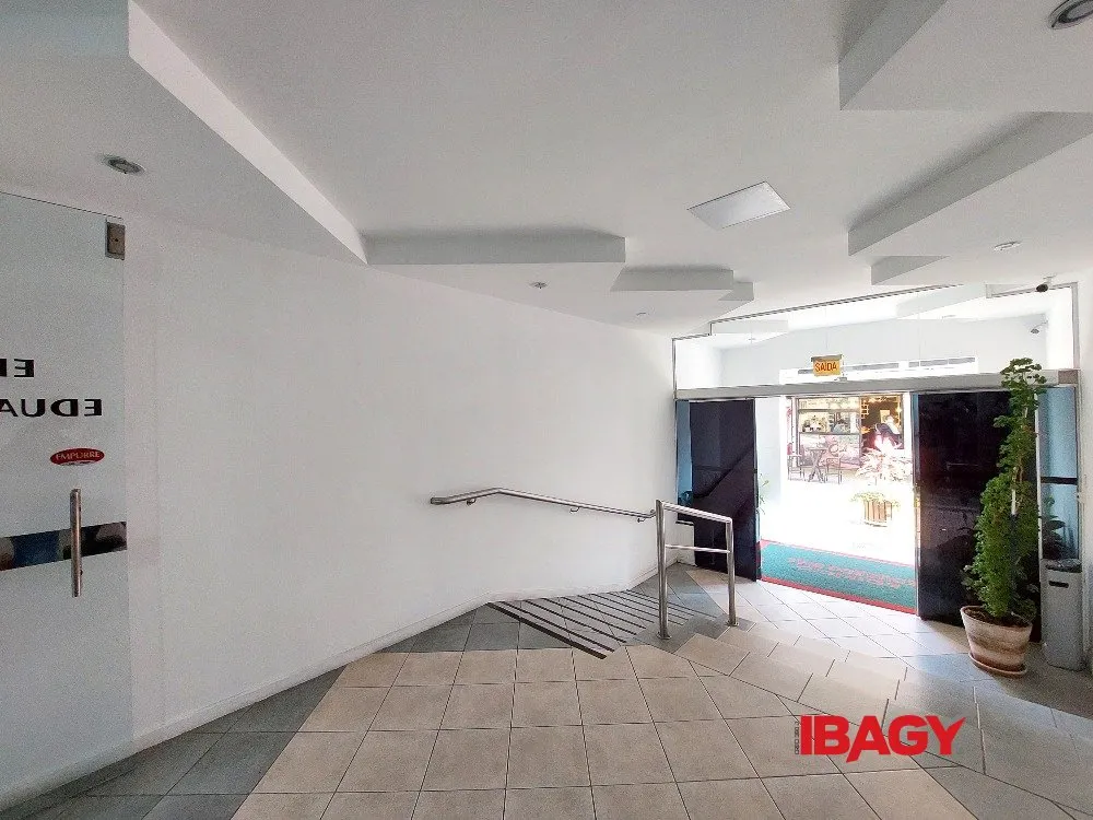 Apartamento de 1 dormitório com área de serviço e 35 m² — photo 16