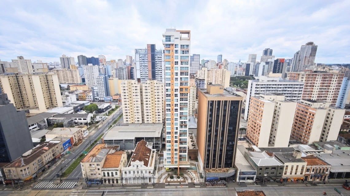 Studio com janelas do piso ao teto, Centro — photo 15