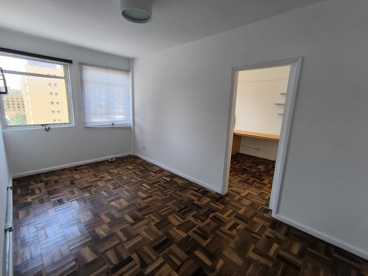 Home office in a one-bedroom apartment, 54 m² — photo 4