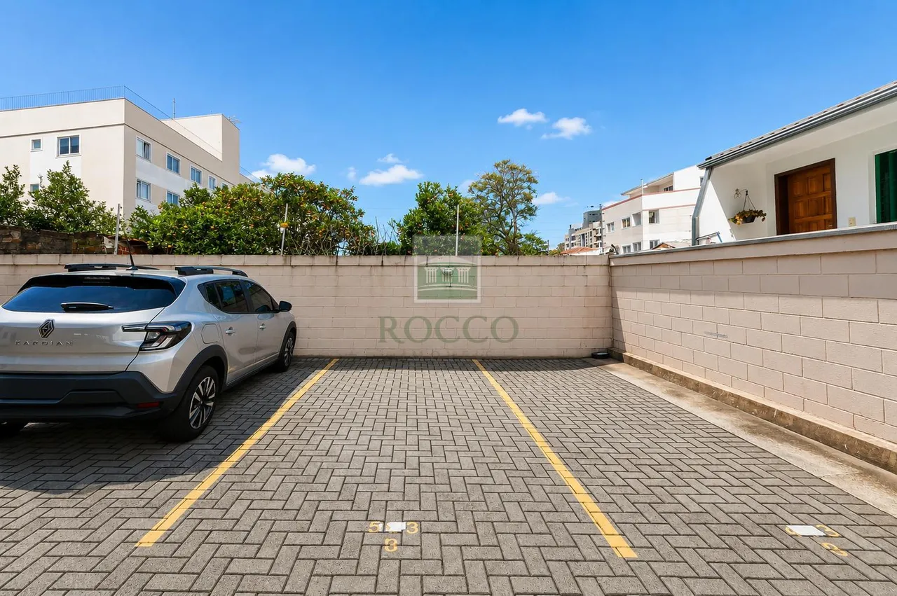 1-bedroom apartment with en-suite and 1 parking space — photo 5