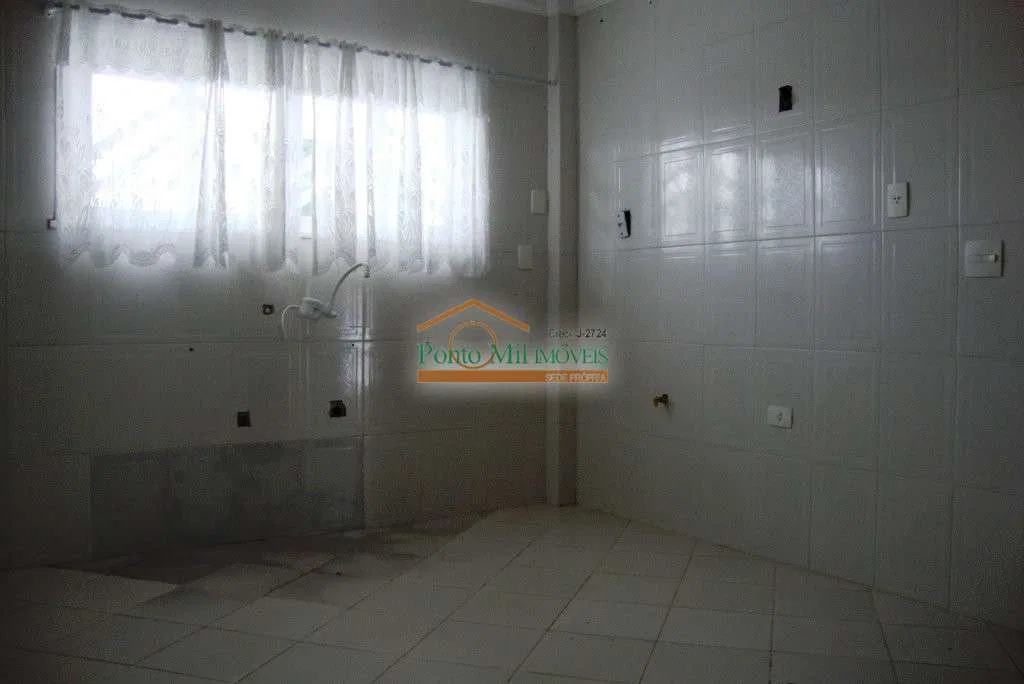 Будинок на 4 спальні з 3 суїтами 270 м² без паркування — photo 9