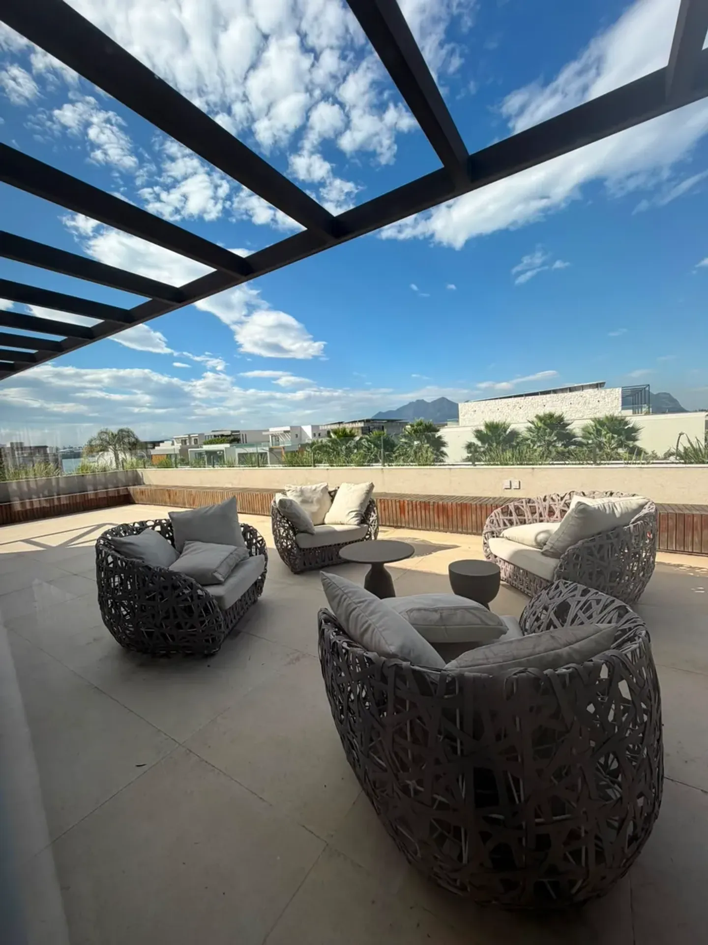 Furnished house with 5 bedrooms and 5 bathrooms, 700 m² — photo 39