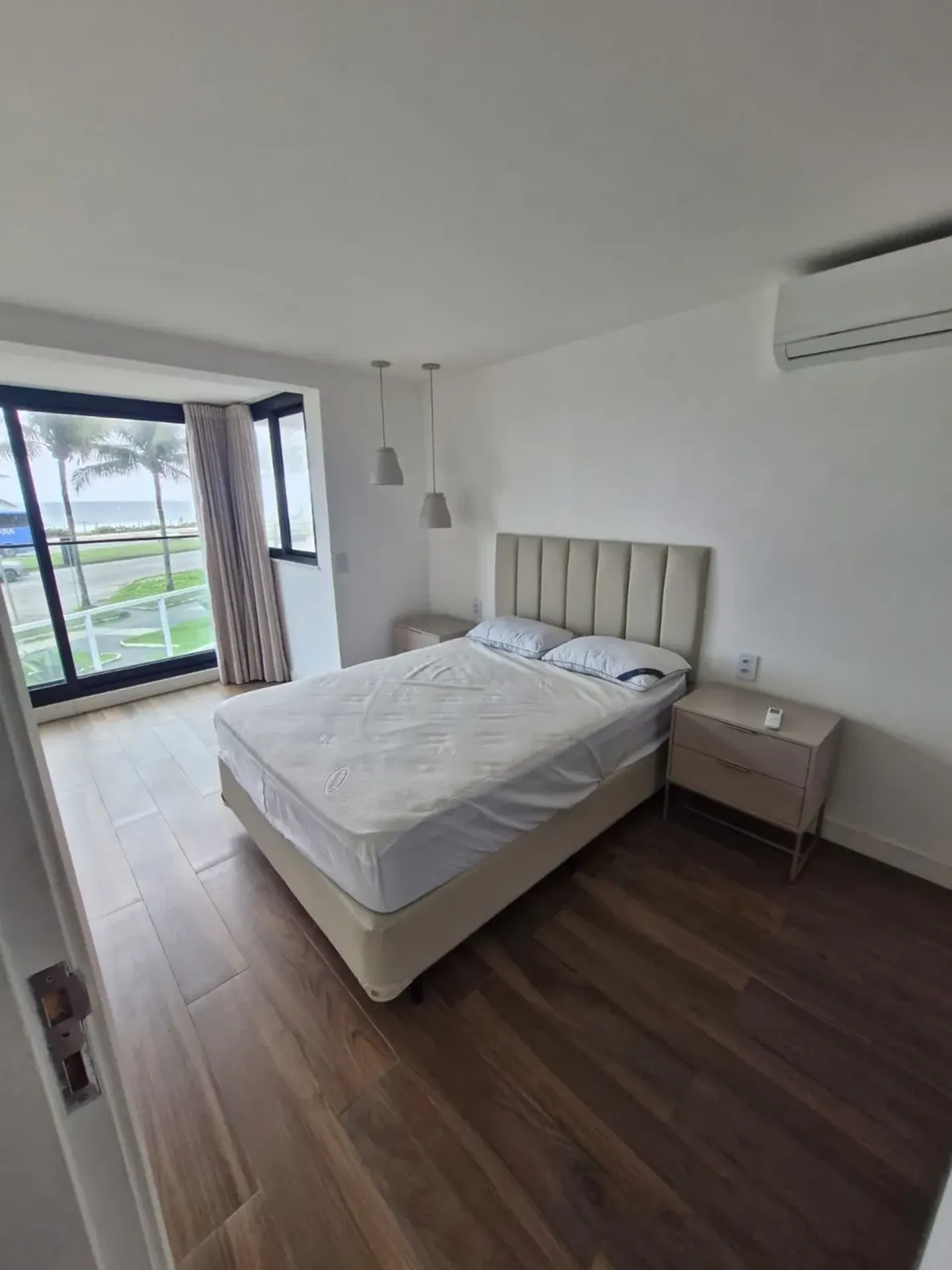 Furnished house, 280 m², with a water view — photo 11