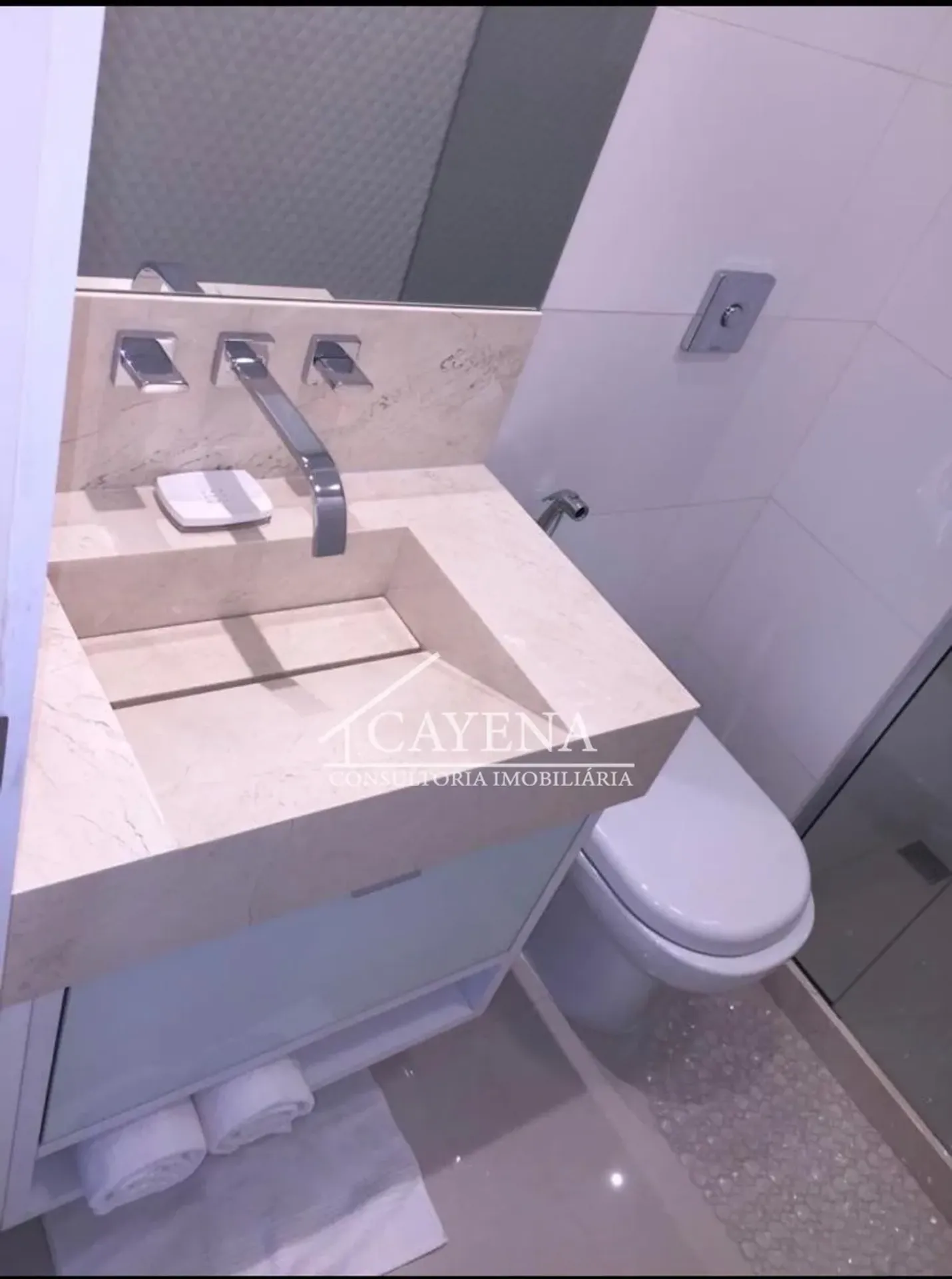 Apartment on the 12th floor with a water view — photo 26