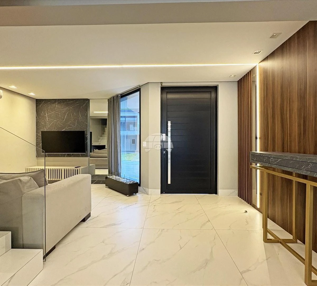 Furnished 293 m² house with open-plan kitchen — photo 24