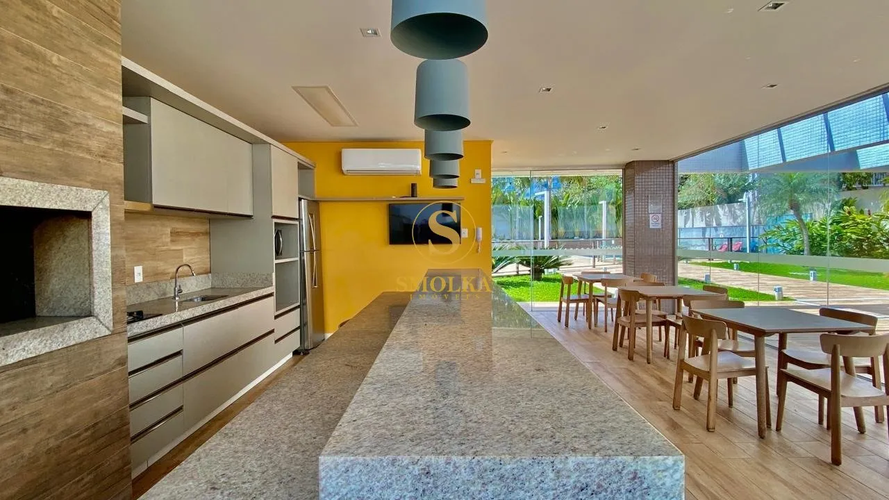 Balcony with a grill in a 2-bedroom apartment, 75 m² — photo 53
