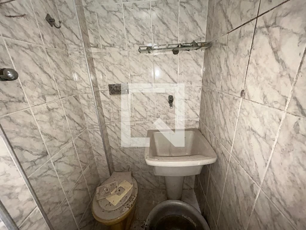 Unfurnished apartment with 2 bedrooms and separate kitchen — photo 29