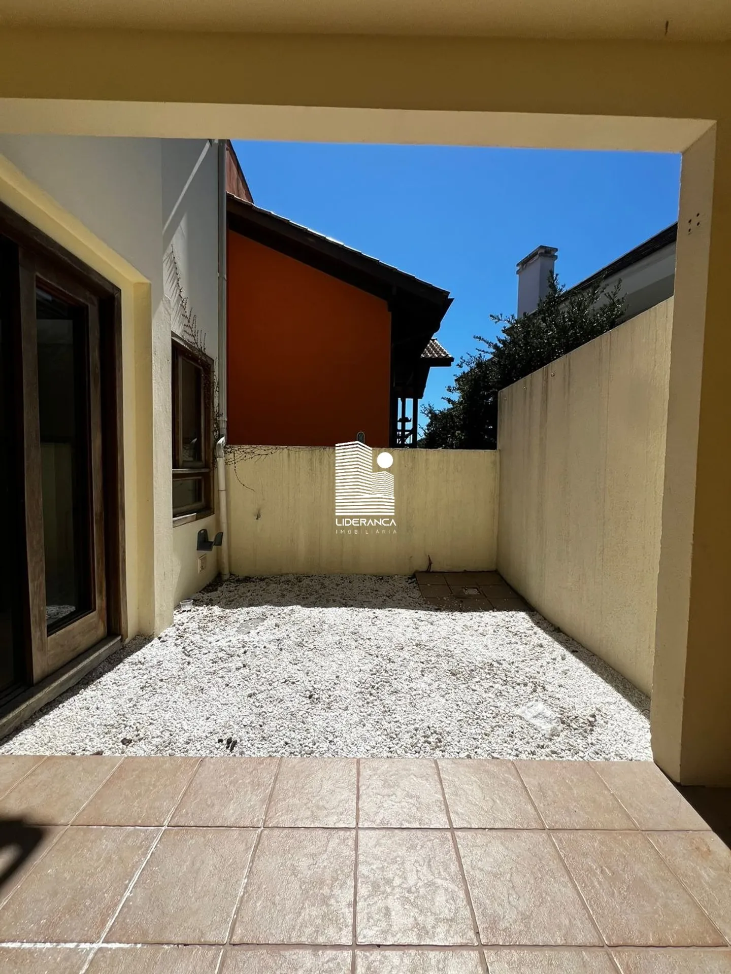 180 m² house with 3 bedrooms, 2 baths and a balcony — photo 28