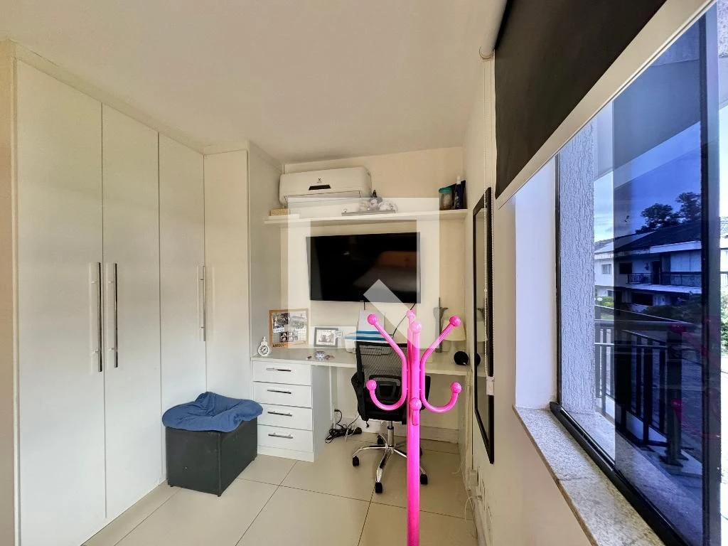 138 m² house with a home office and a walk-in closet — photo 26