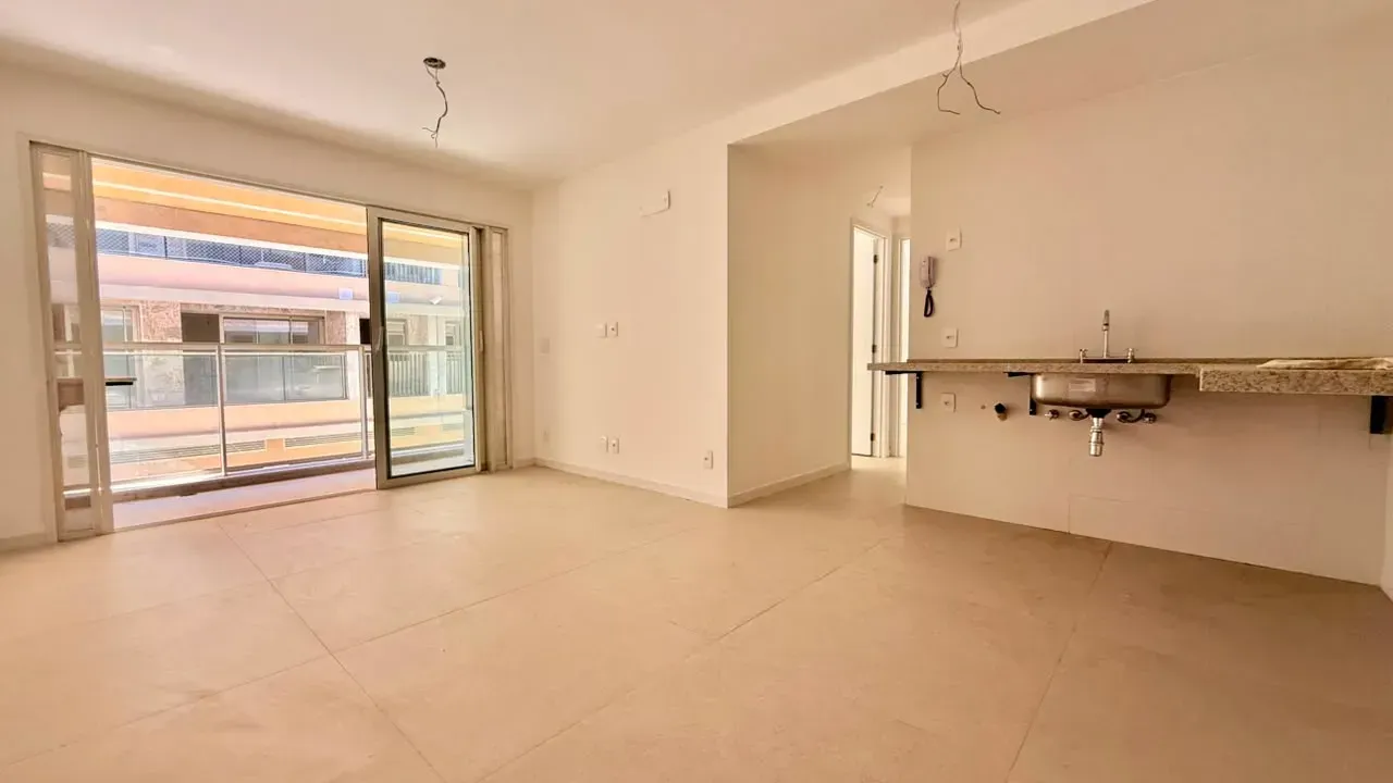 2-bedroom apartment with a balcony and 1 parking space — photo 6