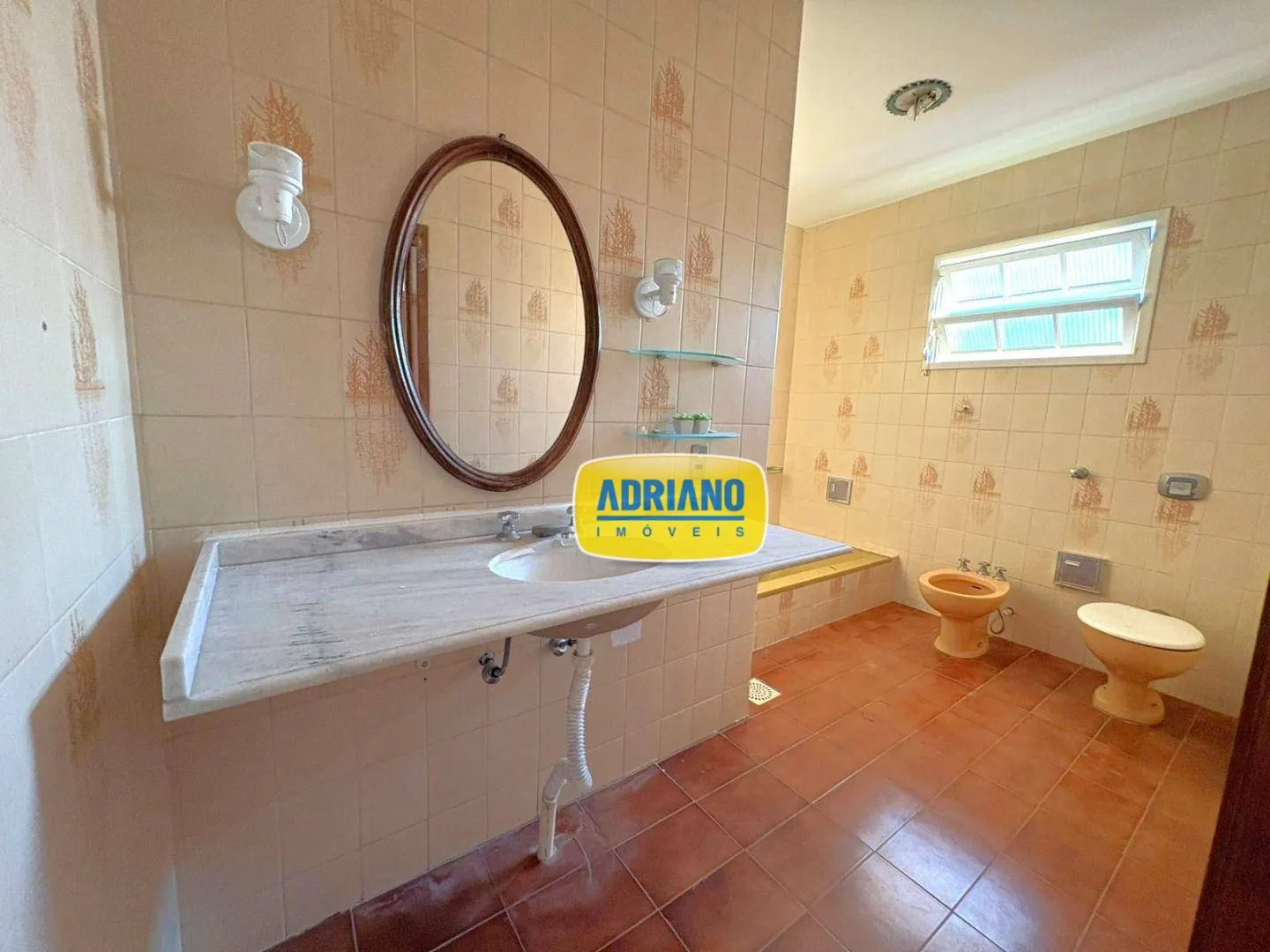 House with 5 bedrooms and 4 parking spaces, 400 m² — photo 17