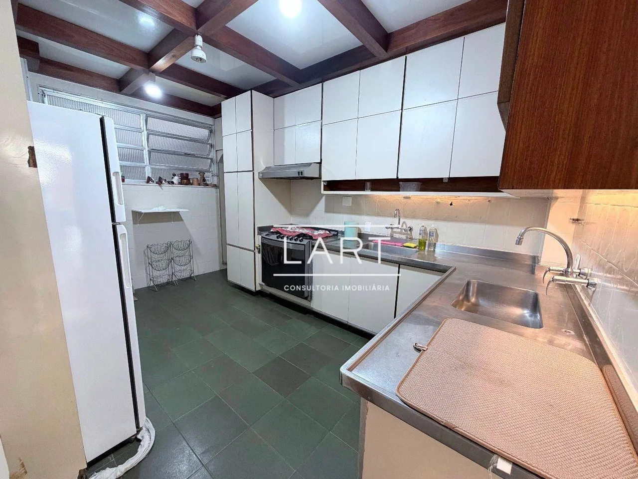 Furnished 4-bedroom apartment with 5 bathrooms — photo 7