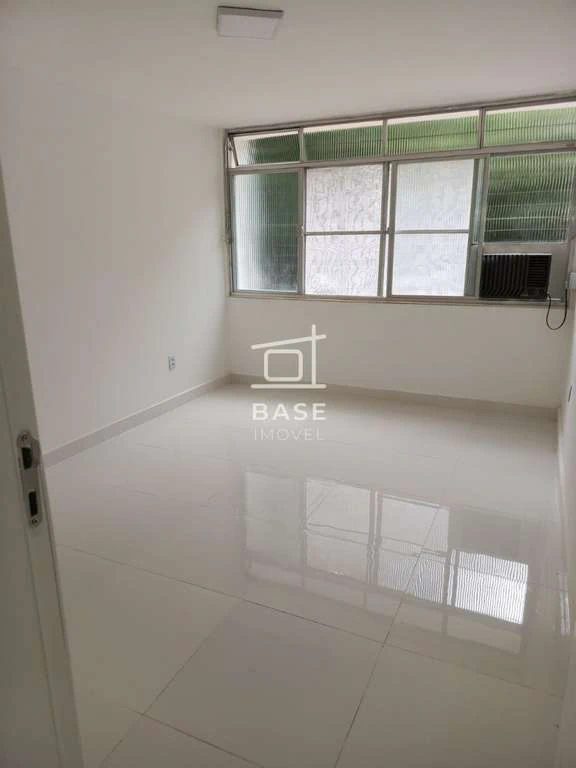 Apartamento de 1 quarto de 30 m² com piscina do condomínio — photo 2