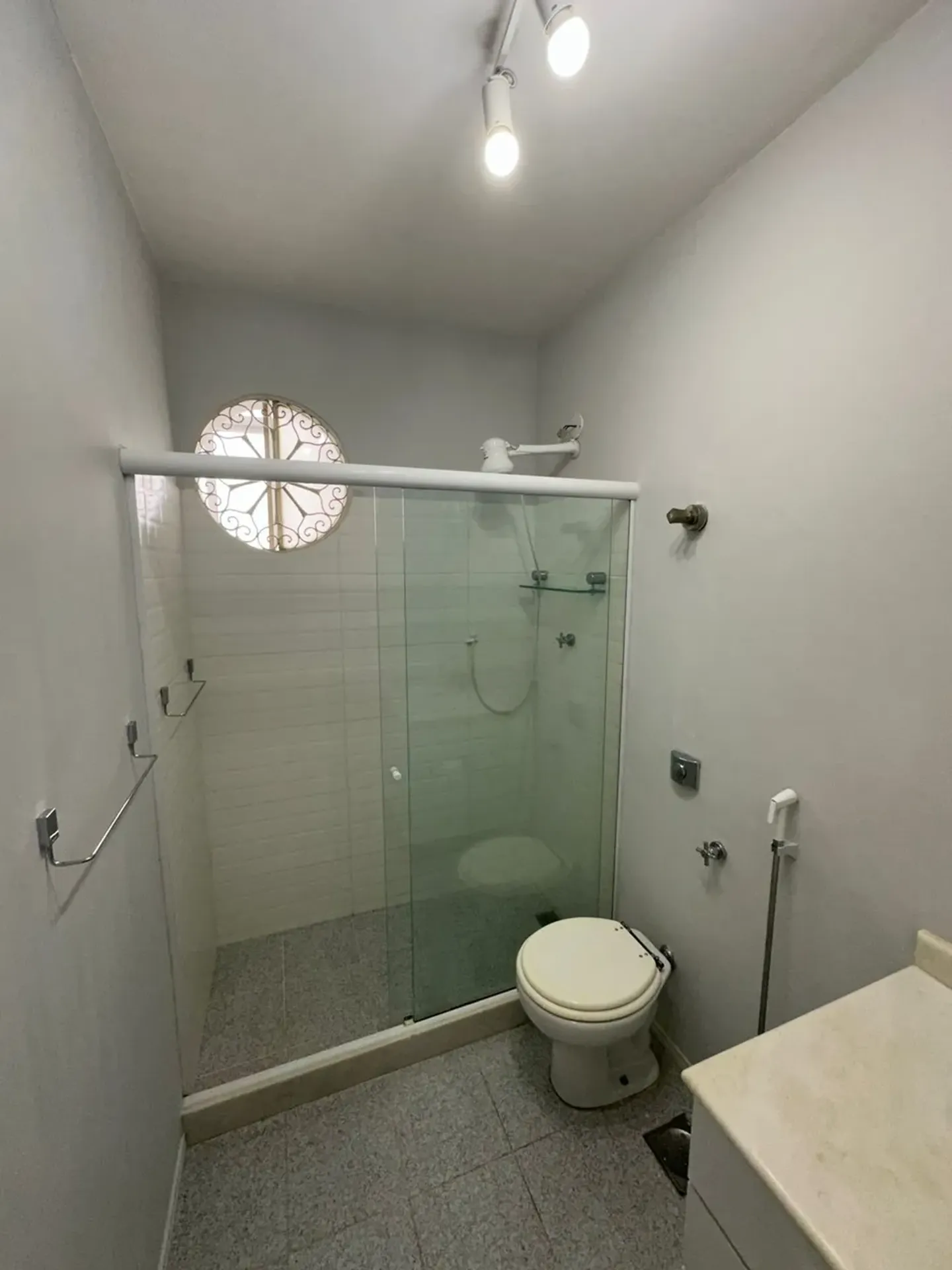 Apartment with a closed kitchen and gas stove; 2 bedrooms — photo 36