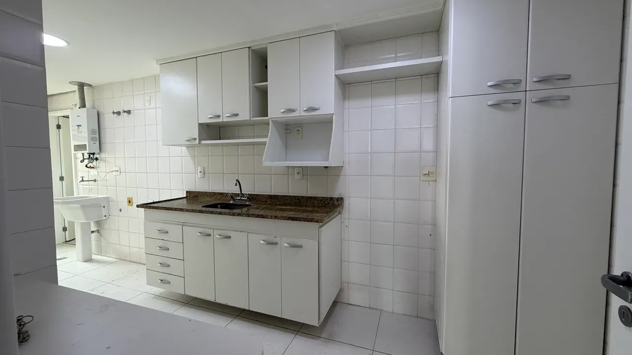 122 m² apartment with 3 bedrooms and garden views — photo 18
