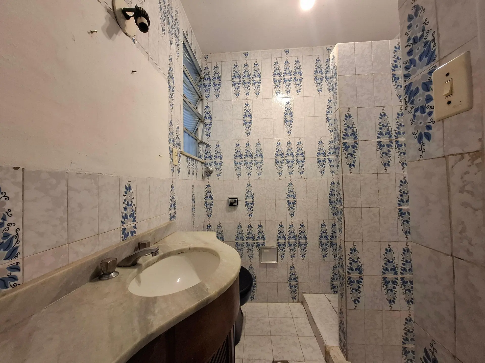 Unfurnished 3-bedroom apartment with 3 bathrooms — photo 22