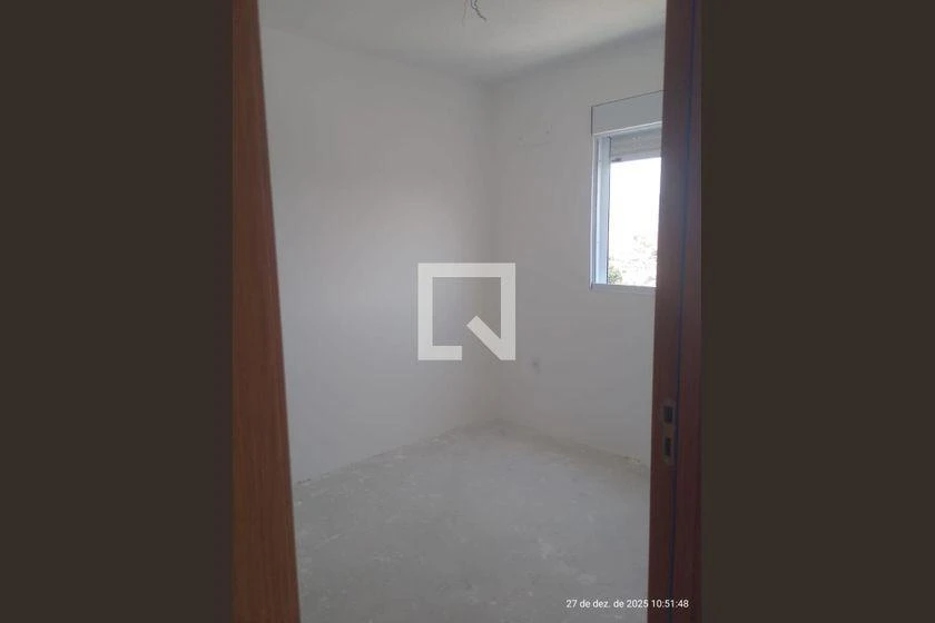 2-bedroom rental apartment with electric shower — photo 12