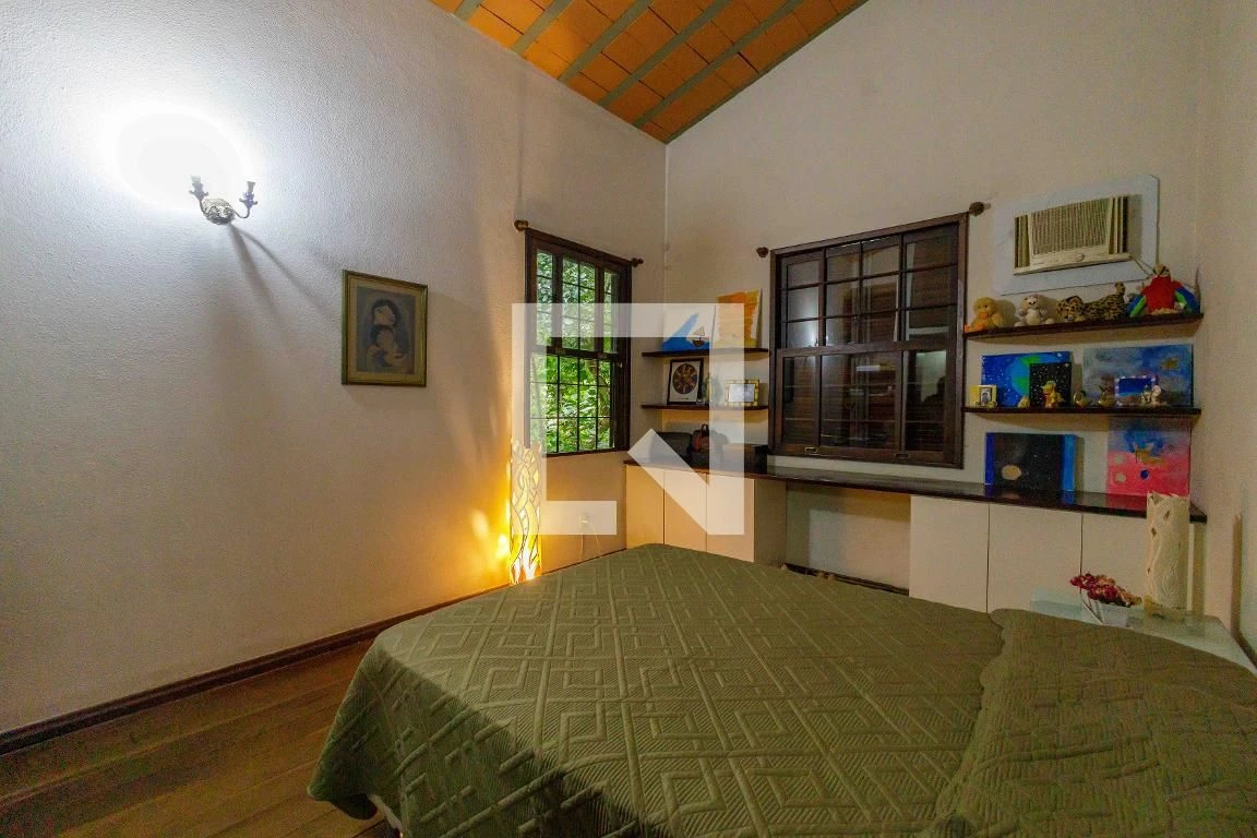 4-bedroom house with a walk-in closet in Rio de Janeiro — photo 36
