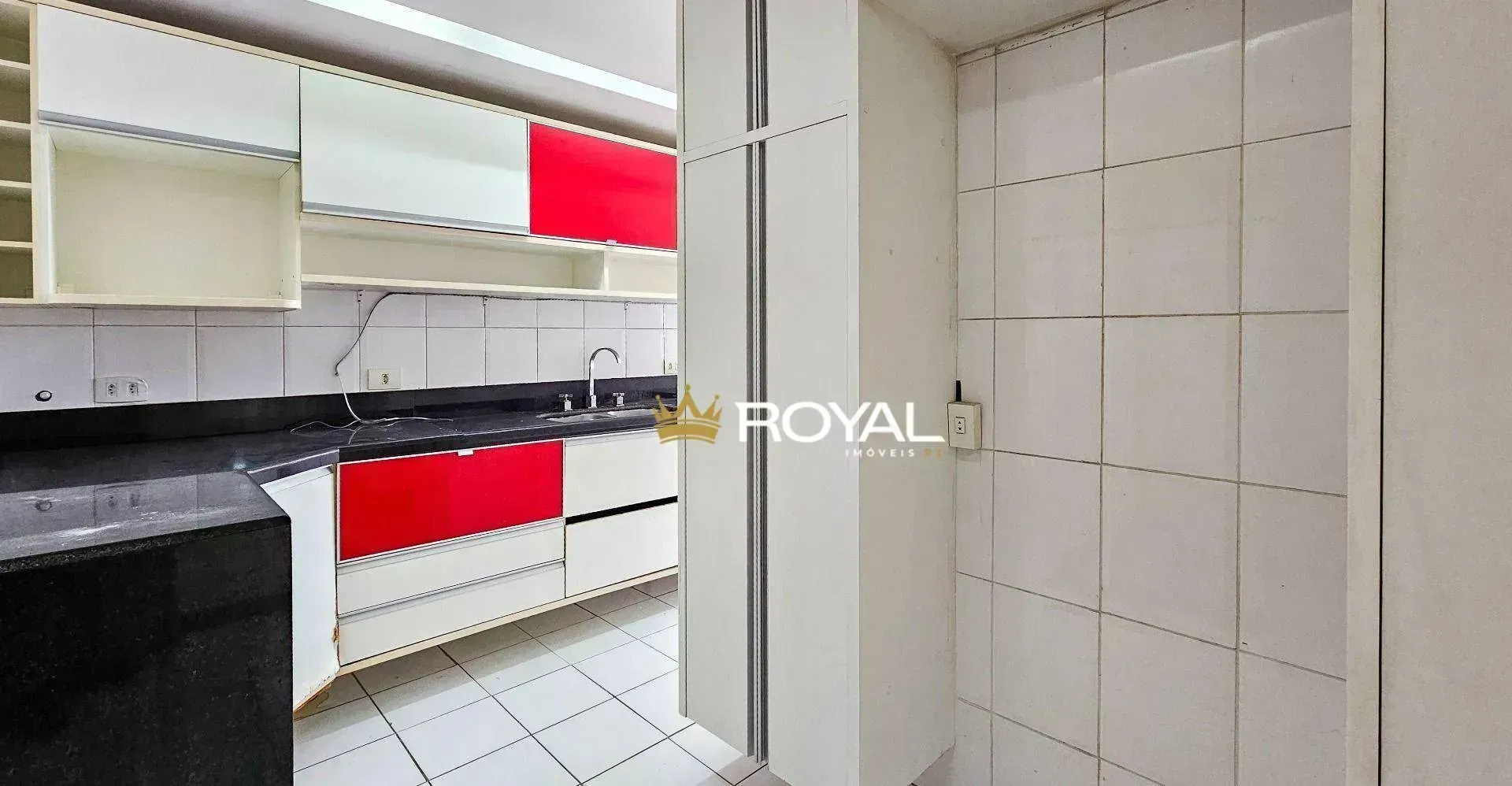 2-bedroom apartment with a glass-enclosed balcony — photo 24