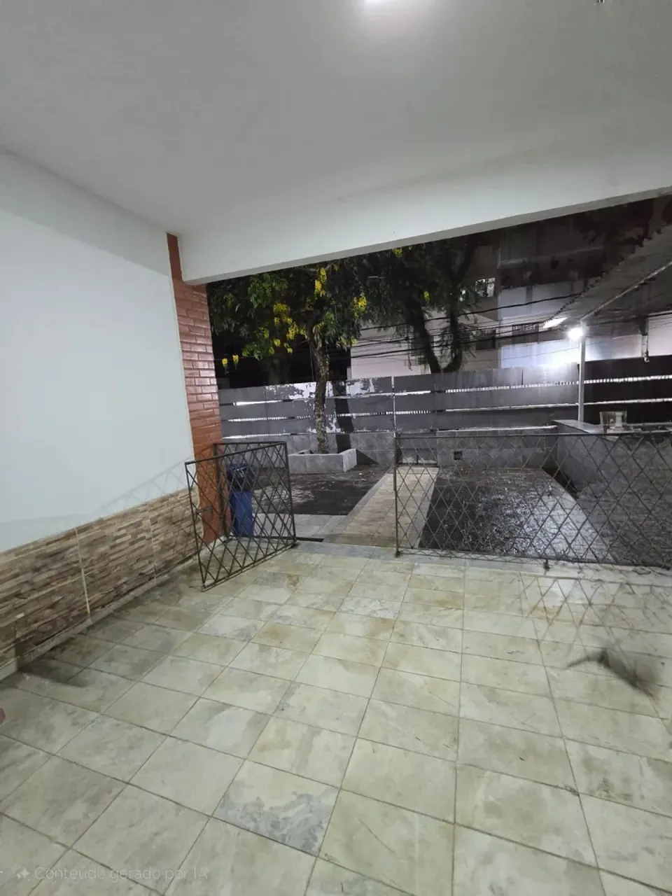 House, 650 m², with a grill on the balcony — photo 11